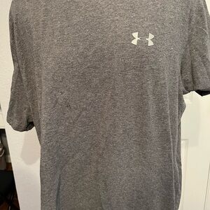 Under Armour Gray Short Sleeve Tee Athletic Performance